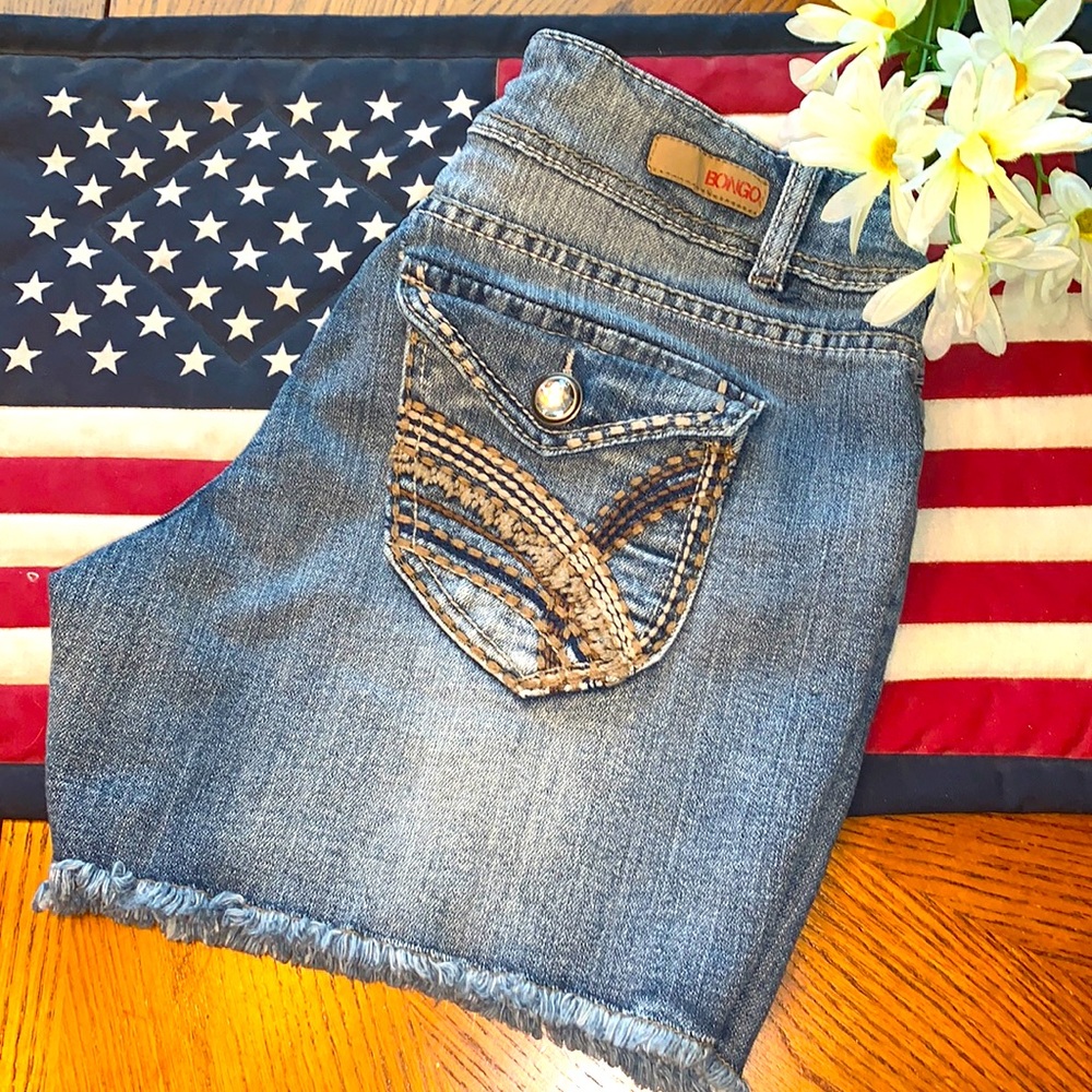 Jean SHORTS Size 9 Flap Pockets Frayed at Bottom - Picture 2 of 16